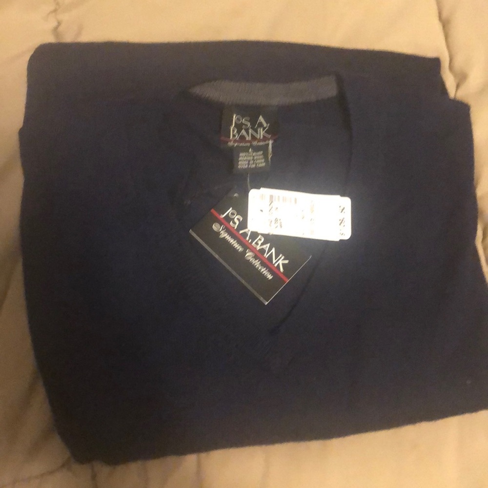 Jos. A. Bank Merino Wool navy v-neck sweater
